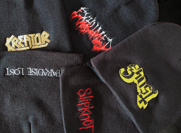 Band Beanies und Mützen mit Rock- und Metalband-Logos Band Beanies und Mützen mit Rock- und Metalband-Logos