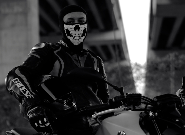 Biker Motorradmaske mit Totenkopf-Design – rockiger Look für unterwegs Biker Motorradmaske mit Totenkopf-Design – rockiger Look für unterwegs