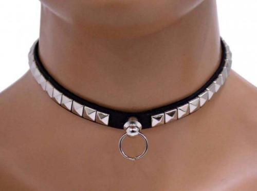 Gothic Halsband Mini Pyramidennieten & Ring