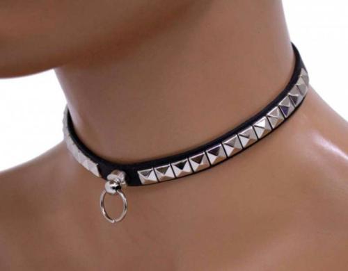 Gothic Halsband Mini Pyramidennieten & Ring