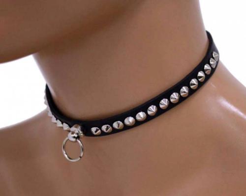 Gothic Halsband Mini Spitznieten & Ring