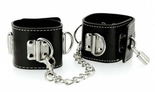 Bondage Wrist Set Black with Chain