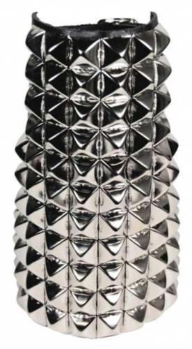 Rocker Armband 88 Pyramidennieten