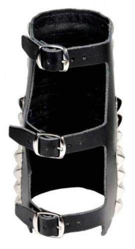 Rocker Armband 88 Pyramidennieten