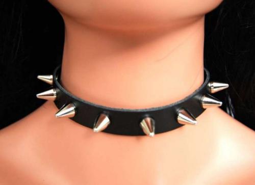 Lederhalsband Spike Nieten