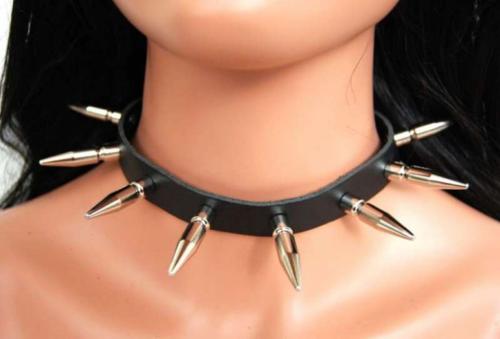 Killernieten Halsband
