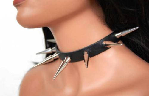 Bondage Halsband Doppelte Spike Nieten