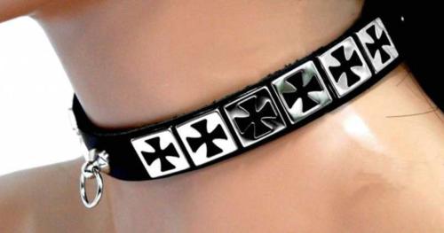 Fetisch Halsband Eisernes Kreuz Mit Ring