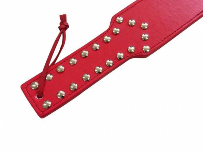 Paddelpeitsche Mit Nieten In Rot