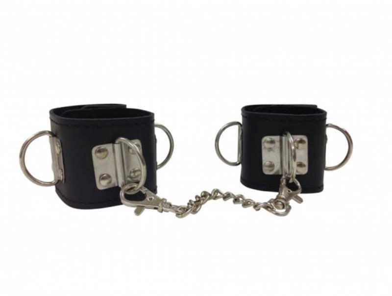 Bondage Wrist Set Black with Chain