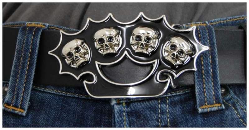 Gürtelschnalle Totenkopf Schlagring