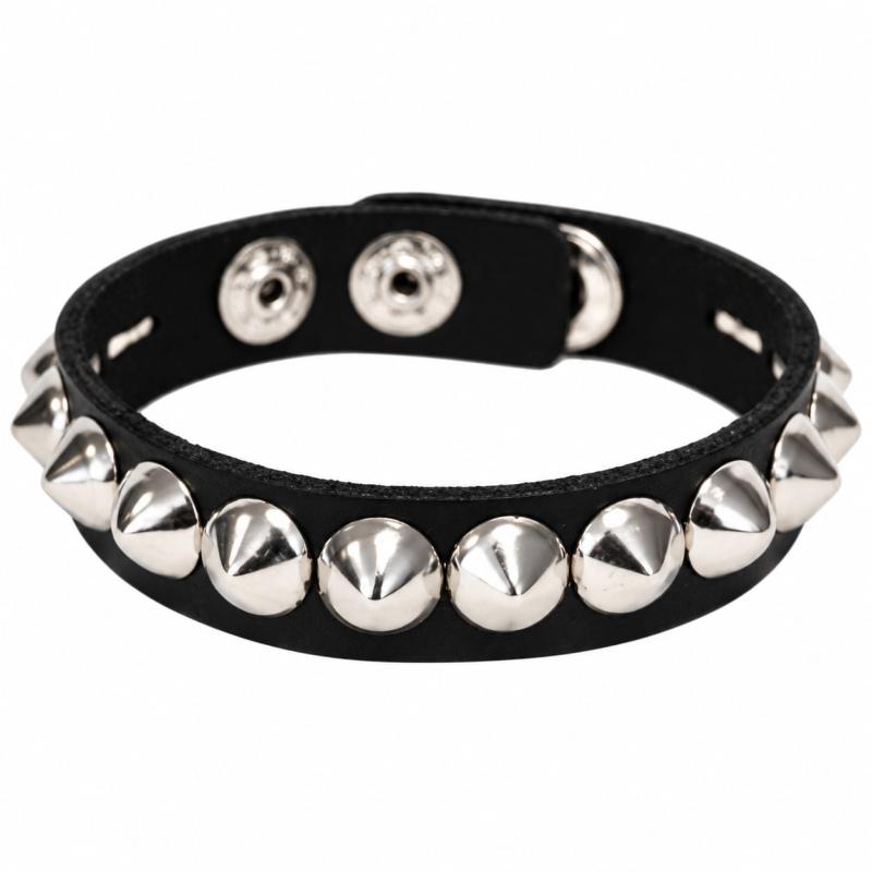 Schwarzes Spitznieten-Armband mit einreihigen silberfarbenen Nieten