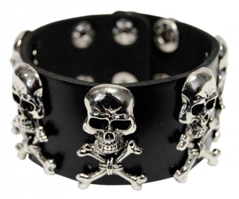 Nietenarmband Totenkopfnieten