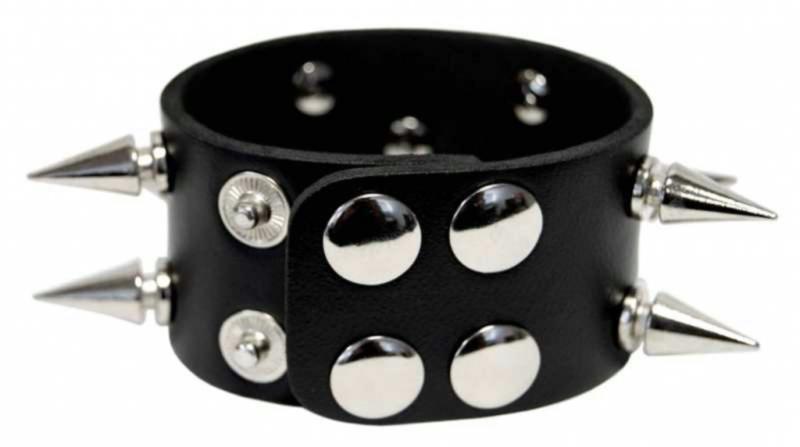 Kunsteder Manschette Spike Nieten