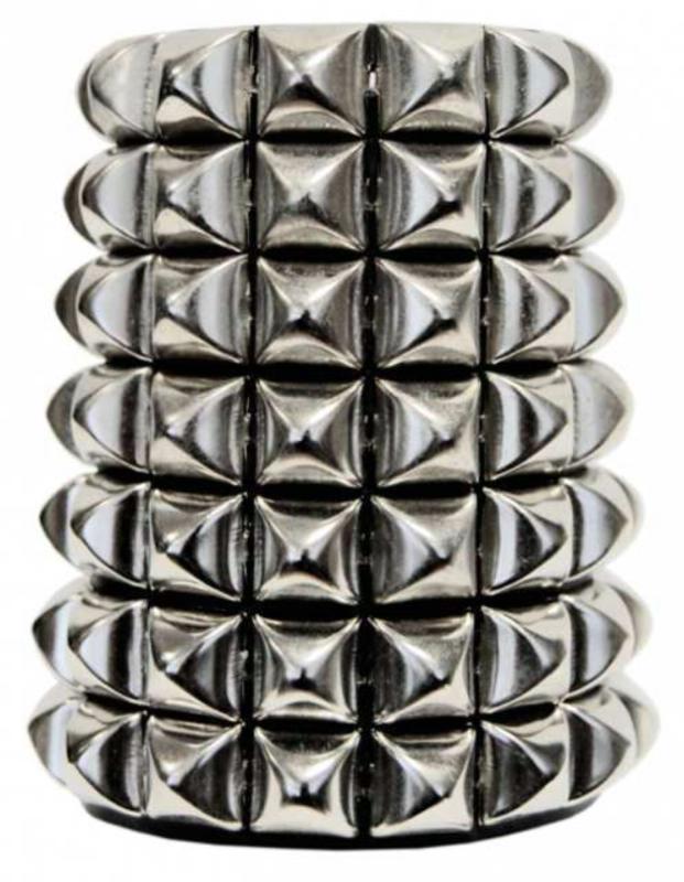 Punk Armband 69 Pyramidennieten