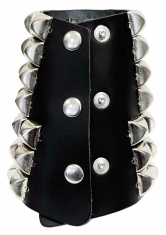 Punk Armband 69 Pyramidennieten