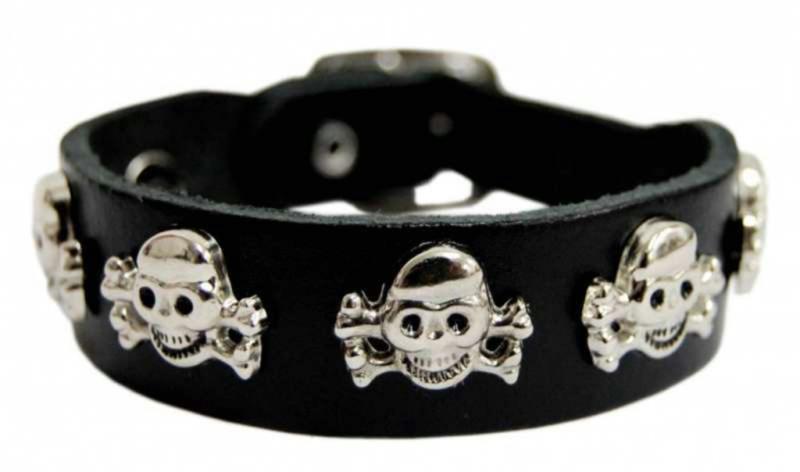 Rocker Armband Totenkopfnieten