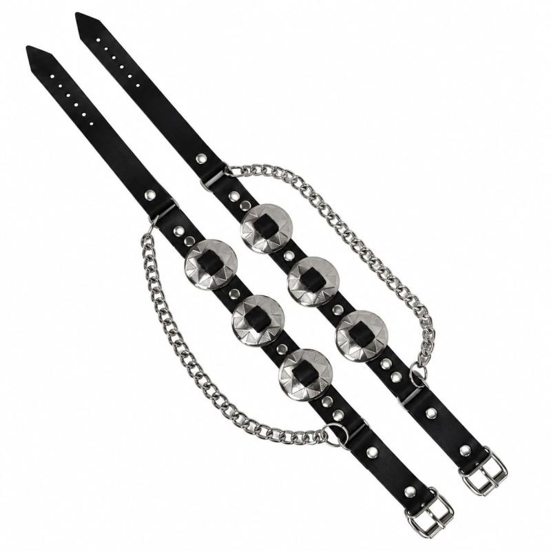 Schwarze Leder-Stiefelbänder mit Conchos und dekorativer Stiefelkette
