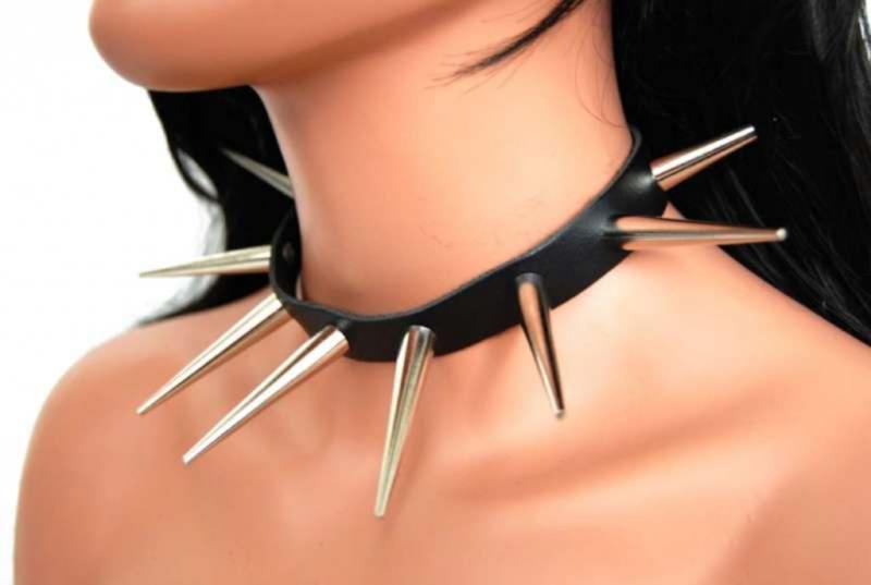 Bondage Lederhalsband Spike Nieten