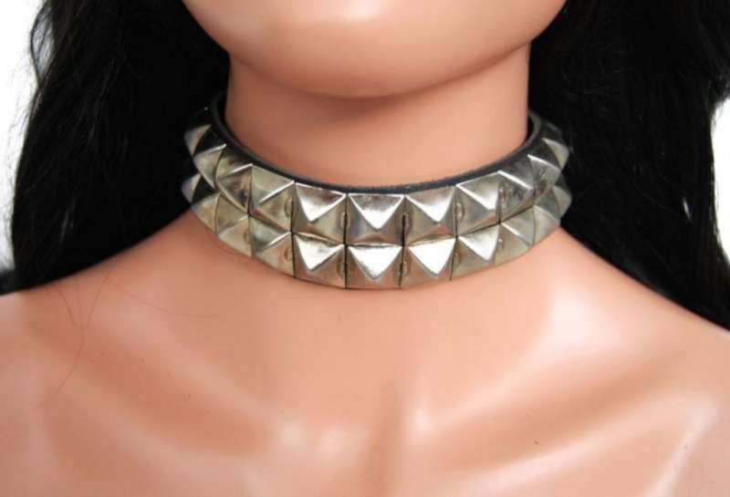 Lederhalsband Pyramidennieten 2-Reihig