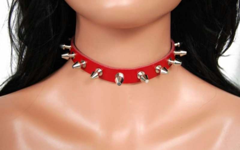 Halsband Killernieten