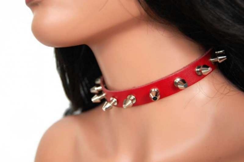 Halsband Killernieten