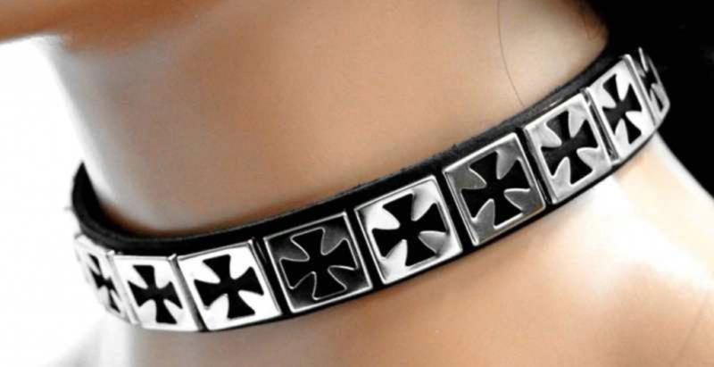 Fetish Choker Iron Cross