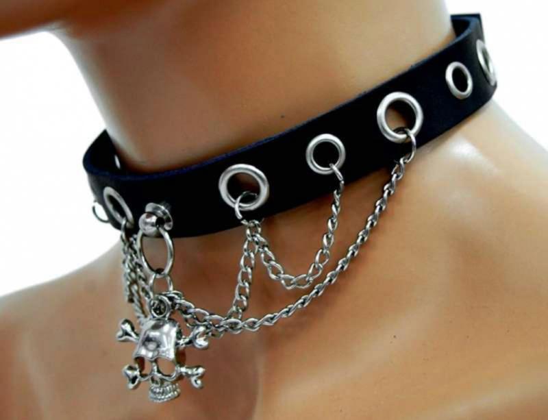 Gothic Halsband Totenkopf, Ösen & Ketten