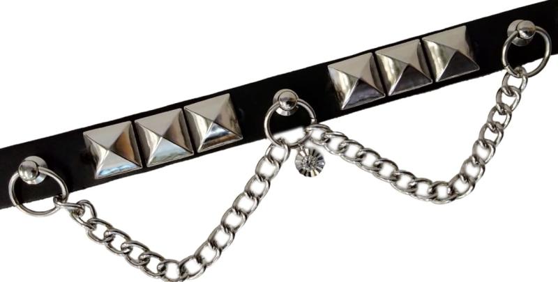 Leder Choker Mit Pyramidennieten Und Anhänger