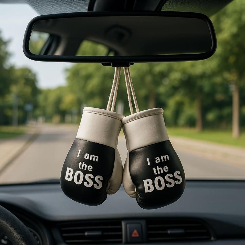 I Am The Boss Mini Boxhandschuhe am Rückspiegel