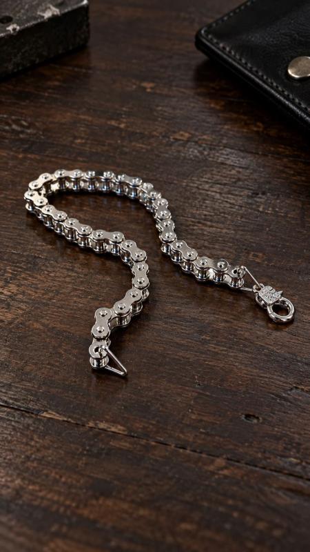 Kurze Metall Wallet Chain mit filigranen Fahrradketten-Gliedern