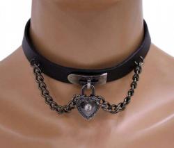 Gothic Halsband Herz An Ketten