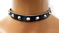 Lackleder Choker Spitznieten