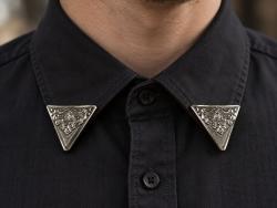 Western Kragenecken mit Ornament-Muster und dreieckigem Design