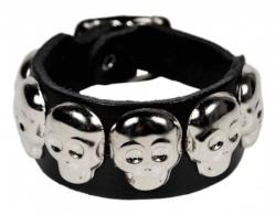 Lederarmband Mit Totenkopfnieten