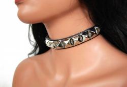 Lederhalsband Pyramidennieten