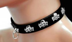Fetisch Halsband Totenköpfe Mit Ring